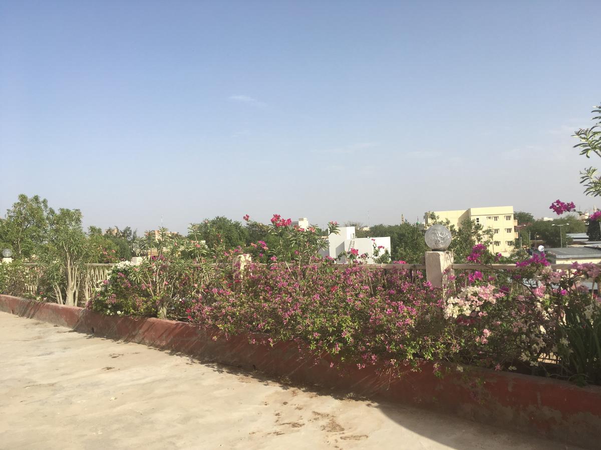 Shanghai Hotel NʼDjamena エクステリア 写真