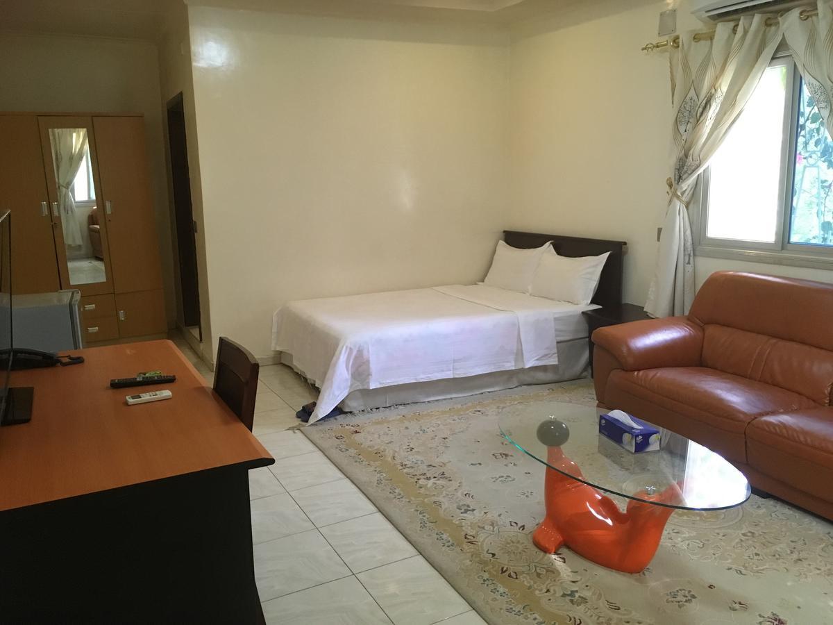 Shanghai Hotel NʼDjamena エクステリア 写真